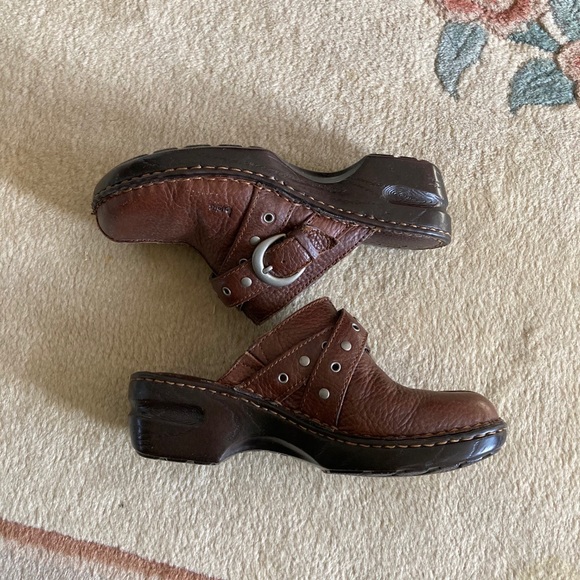 BOC Brown Leather Clogs - Picture 3 of 9